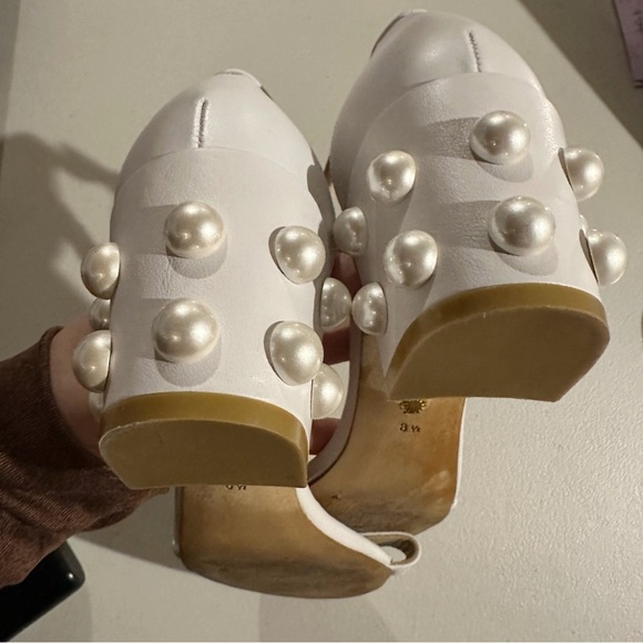 Stuart Weitzman Simple Pearls Block Heel Sandals in White Size 8.5 - Picture 10 of 12